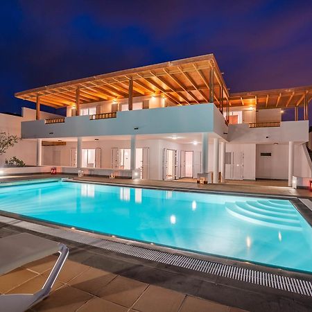 Villa Dedalos - A Luxury Large Villa With A Heated Pool In Puerto Calero Ngoại thất bức ảnh
