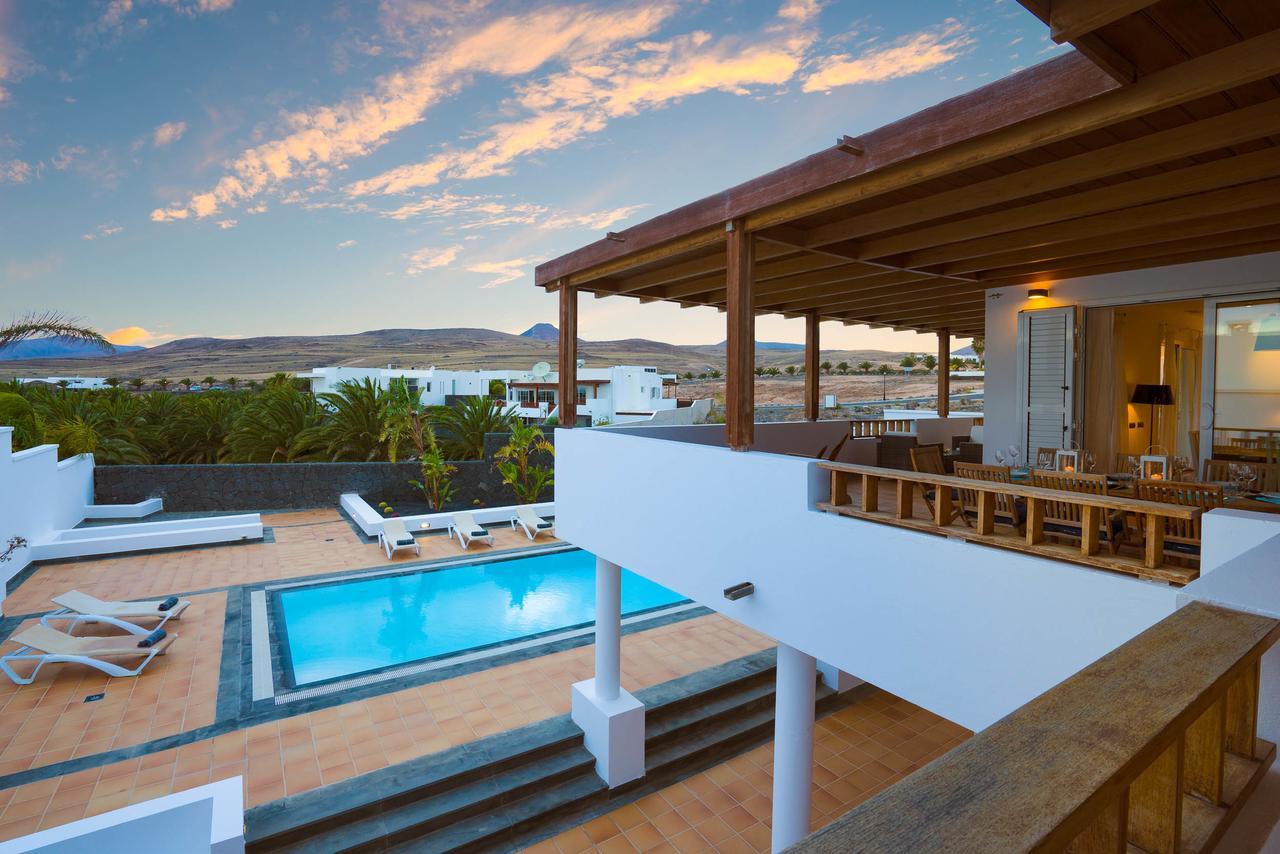 Villa Dedalos - A Luxury Large Villa With A Heated Pool In Puerto Calero Ngoại thất bức ảnh