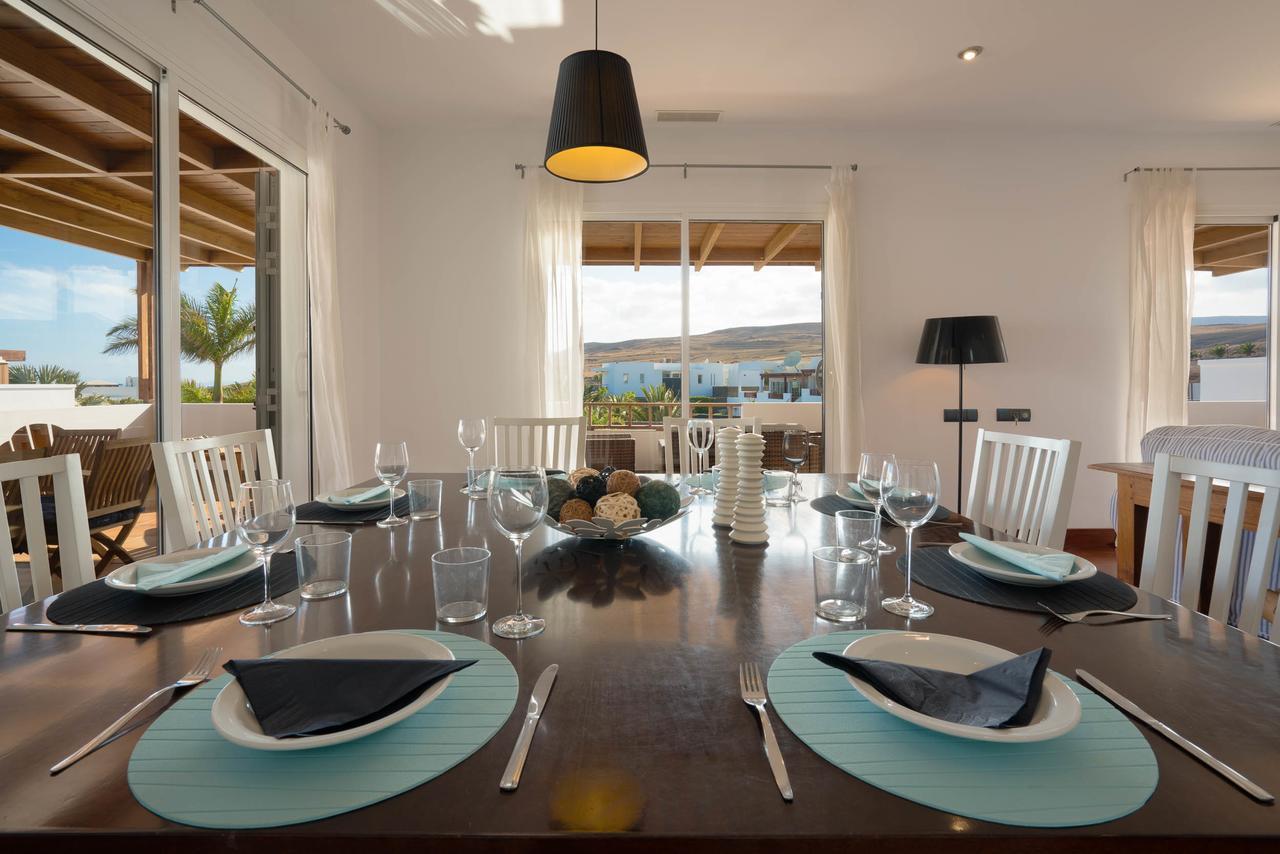 Villa Dedalos - A Luxury Large Villa With A Heated Pool In Puerto Calero Ngoại thất bức ảnh