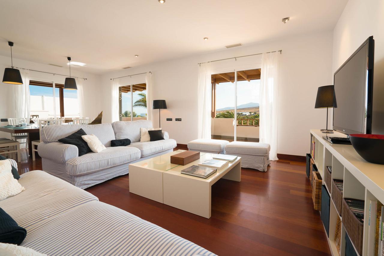Villa Dedalos - A Luxury Large Villa With A Heated Pool In Puerto Calero Ngoại thất bức ảnh